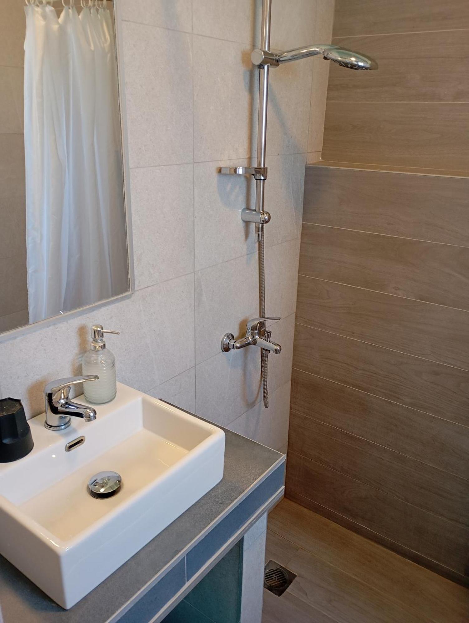 Lighthouse Apartments คิเลียดู ภายนอก รูปภาพ