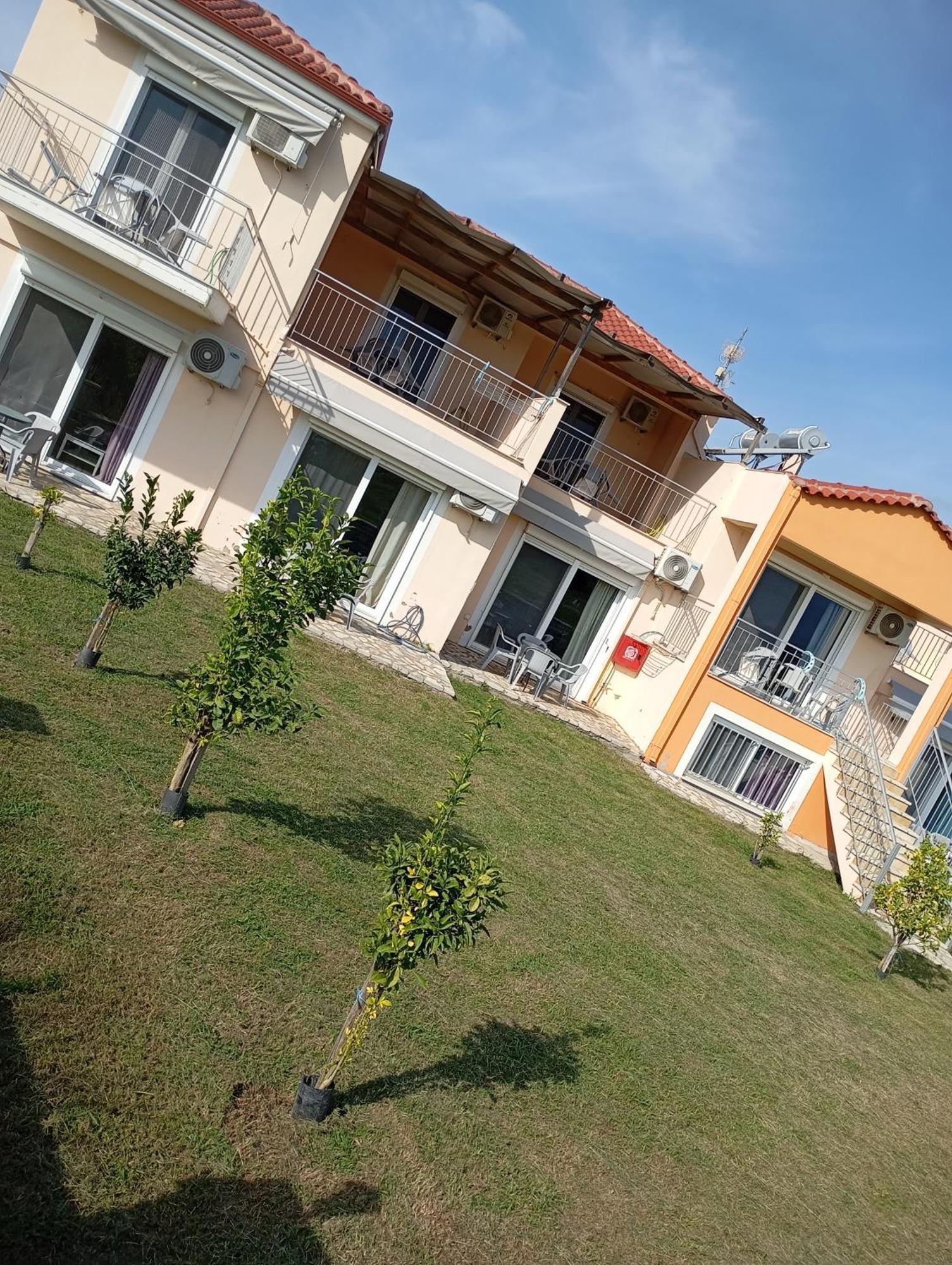 Lighthouse Apartments คิเลียดู ภายนอก รูปภาพ